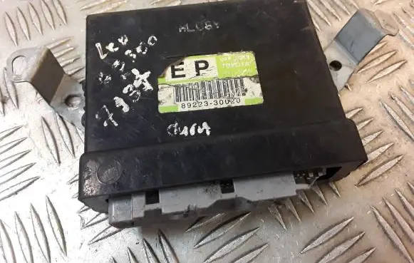 Lexus GS 300 400 430 Door control unit/module 8922330020