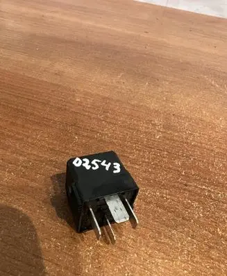 Mercedes-Benz A W169 Other relay A0025421319 D2543