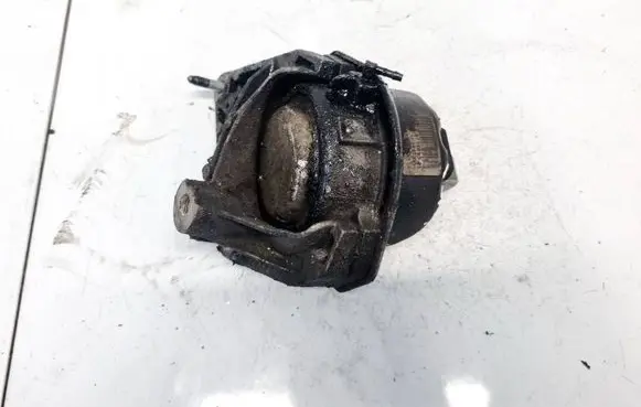BMW 7 E65 E66 Engine mount bracket 2211686235