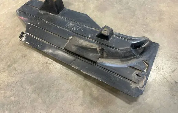 Volvo C30 Engine splash shield/under tray 30714863