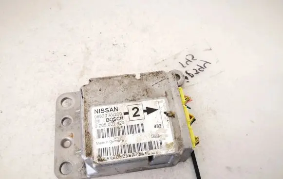 Nissan Primera Airbag control unit/module 98820av200 0285001420