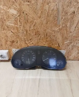 Speedometer (instrument cluster)