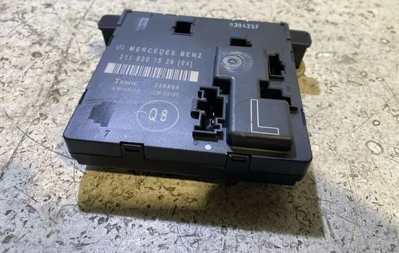 Mercedes-Benz E W211 Door control unit/module 2118201526 356805