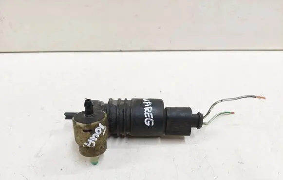 Volkswagen Touareg I Windscreen/windshield washer pump 1J0973722