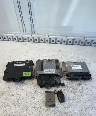 Renault Master III Engine ECU kit and lock set 0281017977 237100899R
