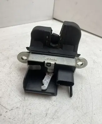 Volkswagen Golf VII Tailgate/trunk/boot lock/catch/latch 5G6827505