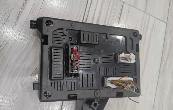 Renault Clio III Other control units/modules 8200652285