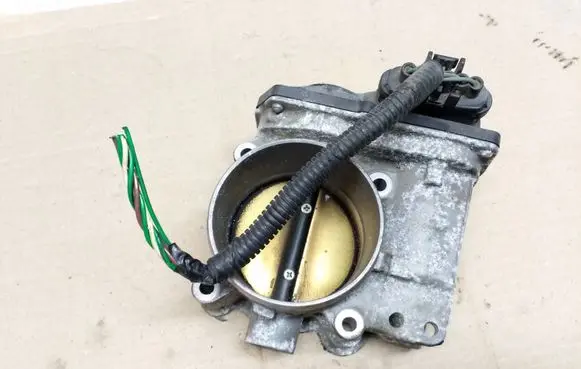 Volvo V70 Throttle valve 30711551