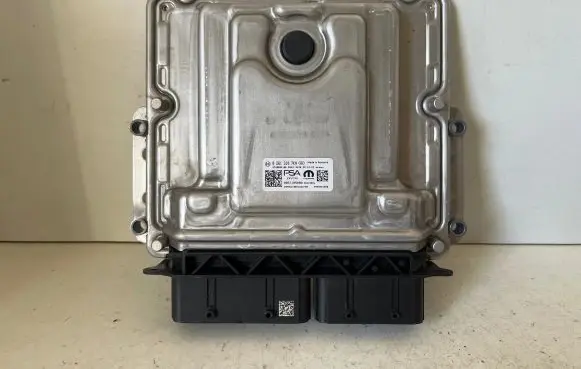 Opel Mokka B Engine control unit/module 0261s107kn 9857195080