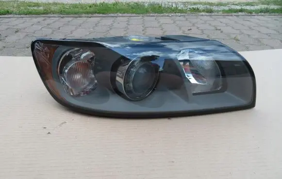Volvo V50 Headlight/headlamp 30698890