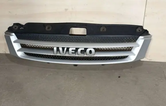 Iveco Daily 35 - 40.10 Front bumper upper radiator grill 38028012205 020207