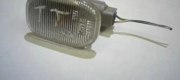 Audi TT Mk1 Front fender indicator light
