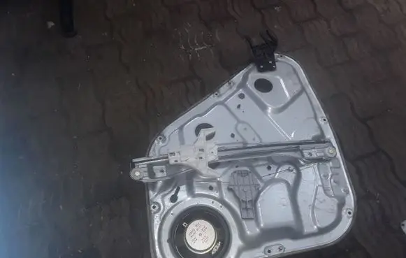 Hyundai Santa Fe Front window lifting mechanism without motor NOCODE