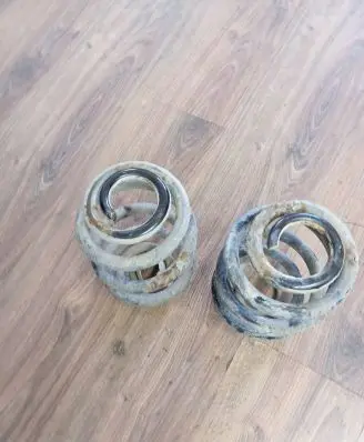 Volkswagen Transporter - Caravelle T4 Rear coil spring