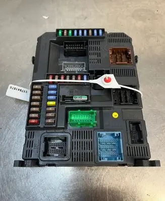 Peugeot 208 I Fuse box set MODULBSI