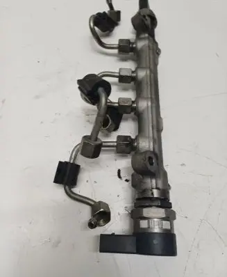 Volkswagen Golf VII Fuel main line pipe 04L089D CRM