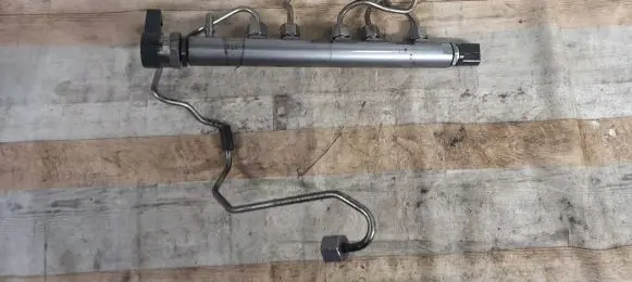 BMW 5 F10 F11 Fuel main line pipe 7809128 0445214183 717140
