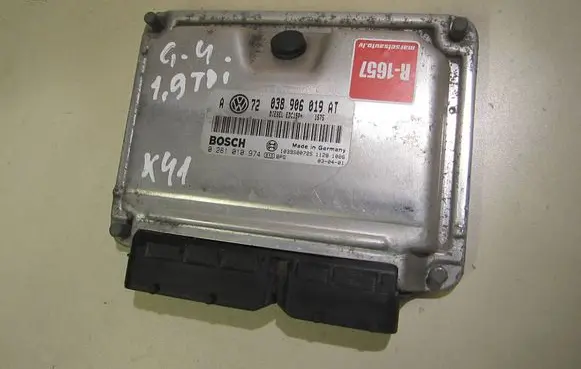 Volkswagen Golf IV Engine control unit/module 038906019AT 1010974 1039S00725