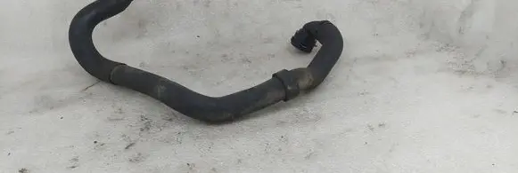 Engine coolant pipe/hose