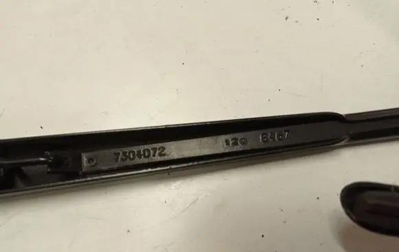 BMW X5 F15 Front wiper blade arm 7304072