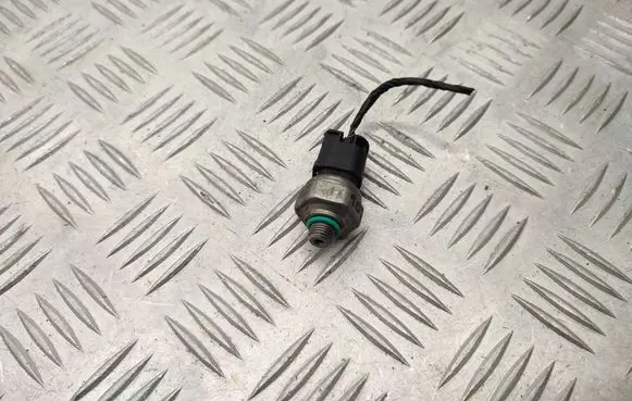 BMW 1 F20 F21 Air conditioning (A/C) pressure sensor 9181464