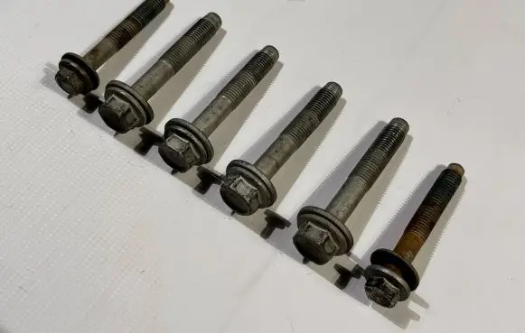 Ford Explorer VI Nuts/bolts 