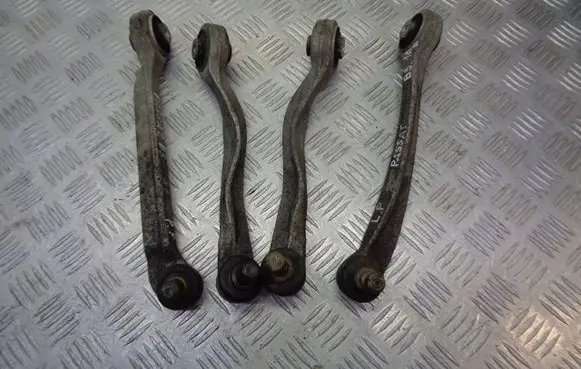 Volkswagen PASSAT B5 Steering tie rod 