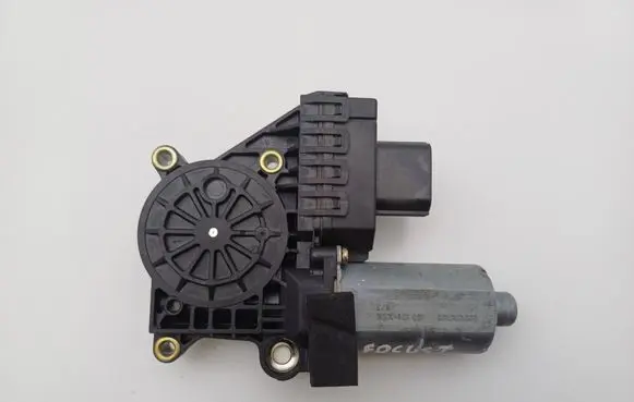 Ford Focus Rear door window regulator motor 0130821903