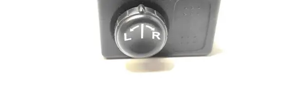 Wing mirror switch
