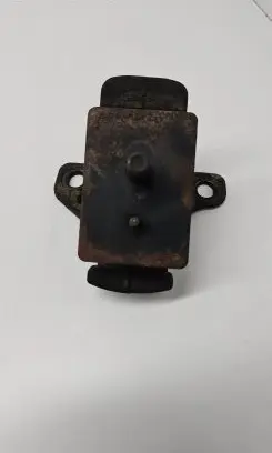 KIA Sorento Engine mount bracket