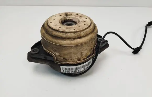 Mercedes-Benz ML AMG W166 Engine mount bracket A1662405217
