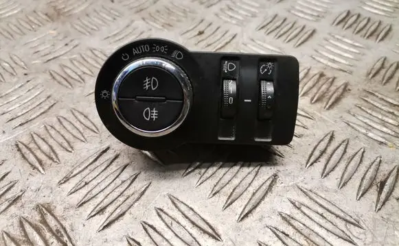 Opel Insignia A Light switch 13268702