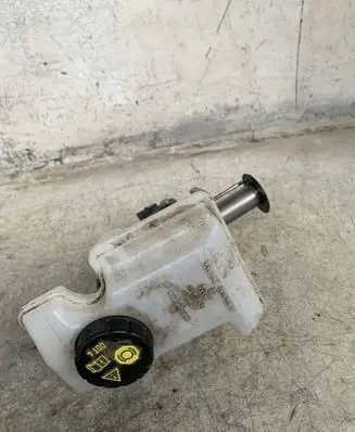 Volkswagen Touran III Master brake cylinder