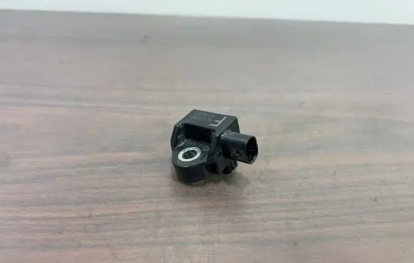 Subaru Outback (BT) Airbag deployment crash/impact sensor 98231VC001 10443H03Z
