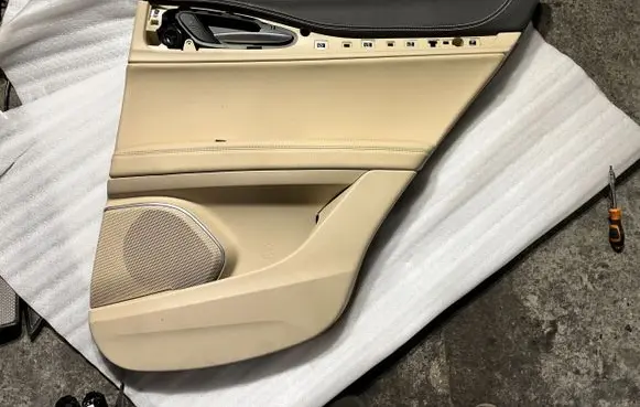 Alfa Romeo Stelvio Rear door card panel trim braknumeruczci