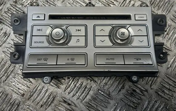 Jaguar XF X250 Climate control unit 8X2318C858BG