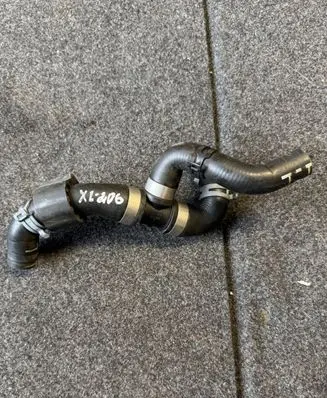 Volkswagen PASSAT B8 Engine coolant pipe/hose 04L121087