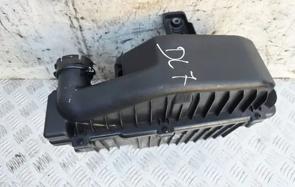 Peugeot 208 Air filter box 9670851880