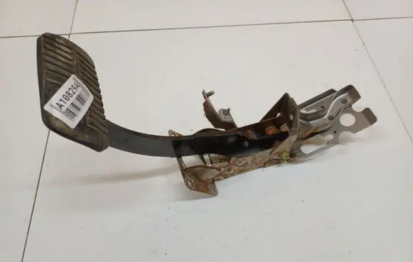 Subaru B9 Tribeca Brake pedal 