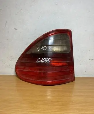 Mercedes-Benz E W210 Rear/tail lights A2108202164 C1065