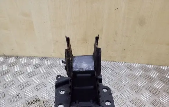 Audi A4 S4 B7 8E 8H Front bumper mounting bracket