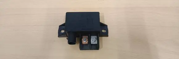 Mercedes-Benz E W211 Charging relay A0025426419 12V100A 0332002167