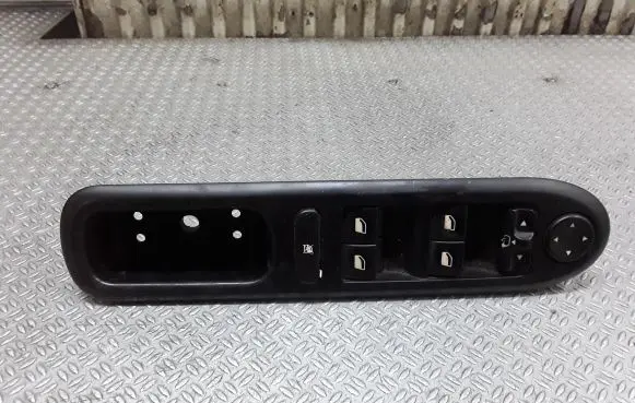 Peugeot 407 Electric window control switch 96468704XT