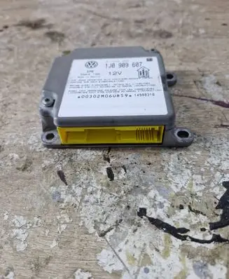 Volkswagen PASSAT B5 Airbag control unit/module 1J0909607 14980310 5WK4199