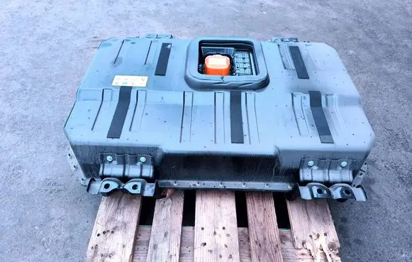 Chrysler Pacifica Hybrid / electric car battery 05186045AA 68488189AA