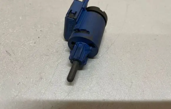 Volkswagen PASSAT B5.5 Brake pedal sensor switch 1J0927189E