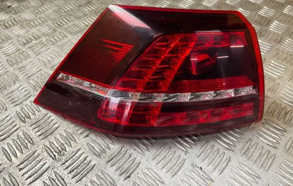 Volkswagen Golf VII Rear/tail lights 81230101 5Q0945207 95S0945207