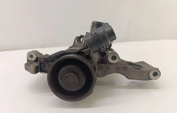 BMW 2 F46 Water pump 8576281