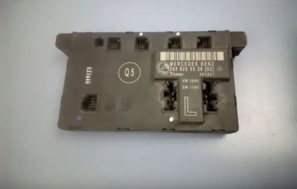 Mercedes-Benz C W203 Door control unit/module 2038205526 351321