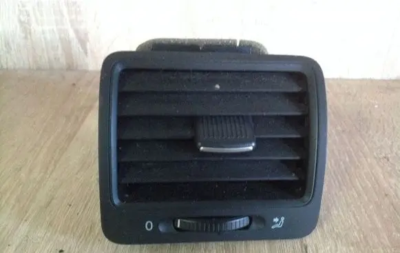 Volkswagen Golf V Dashboard side air vent grill/cover trim 1K0819710